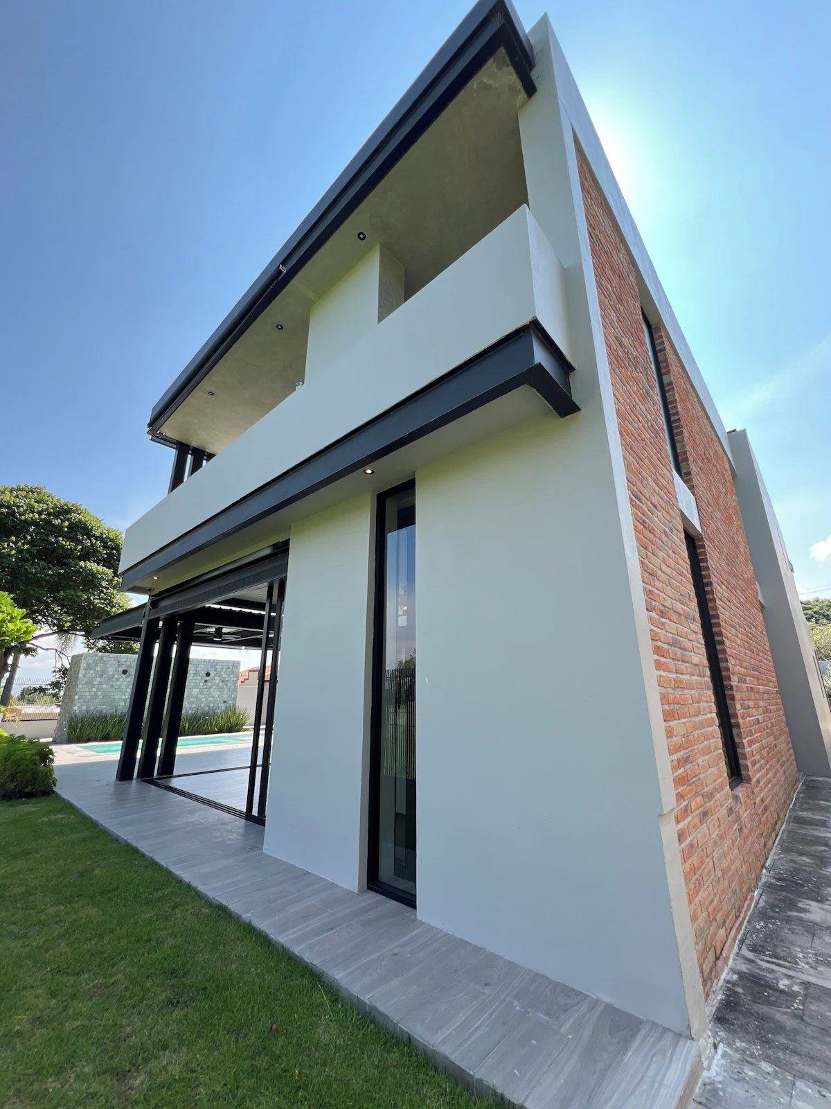 The house, 010
