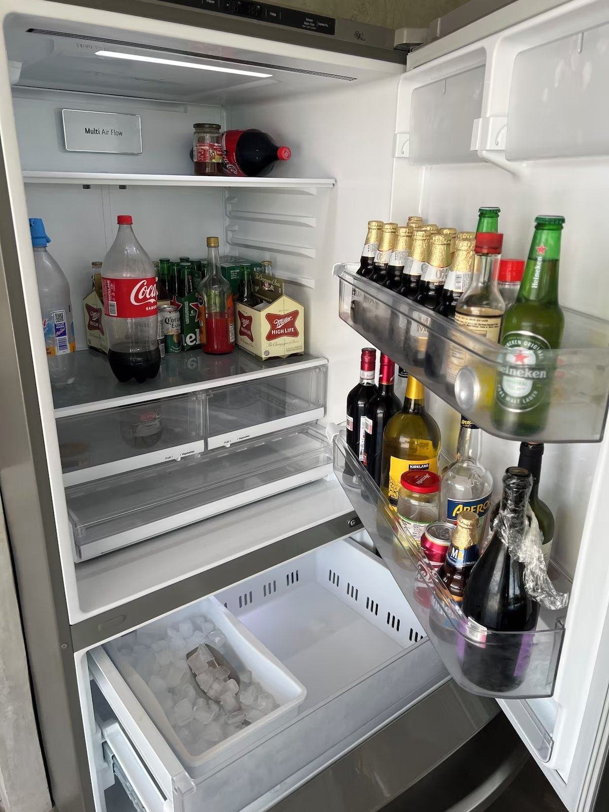 Refrigerator