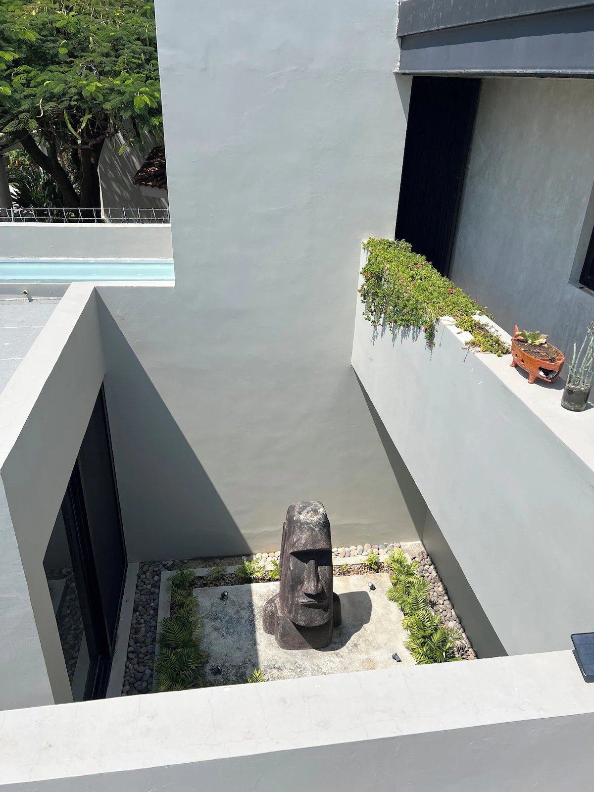 The house, 079